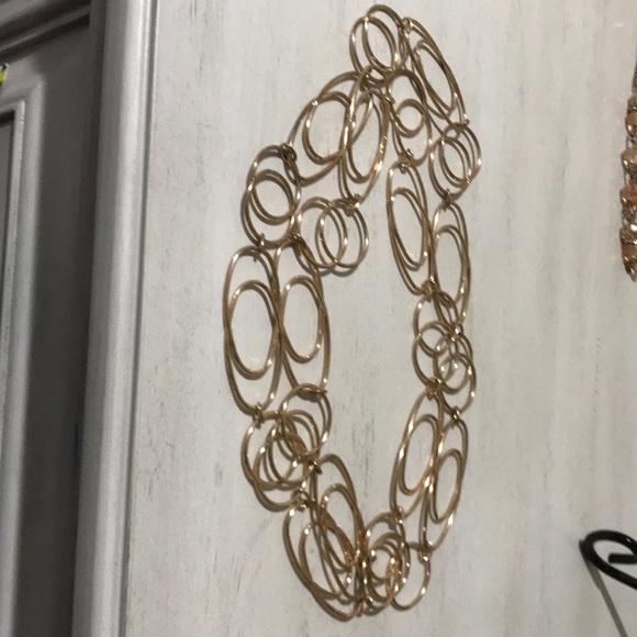 Gold colored necklace - Picture 2 of 2